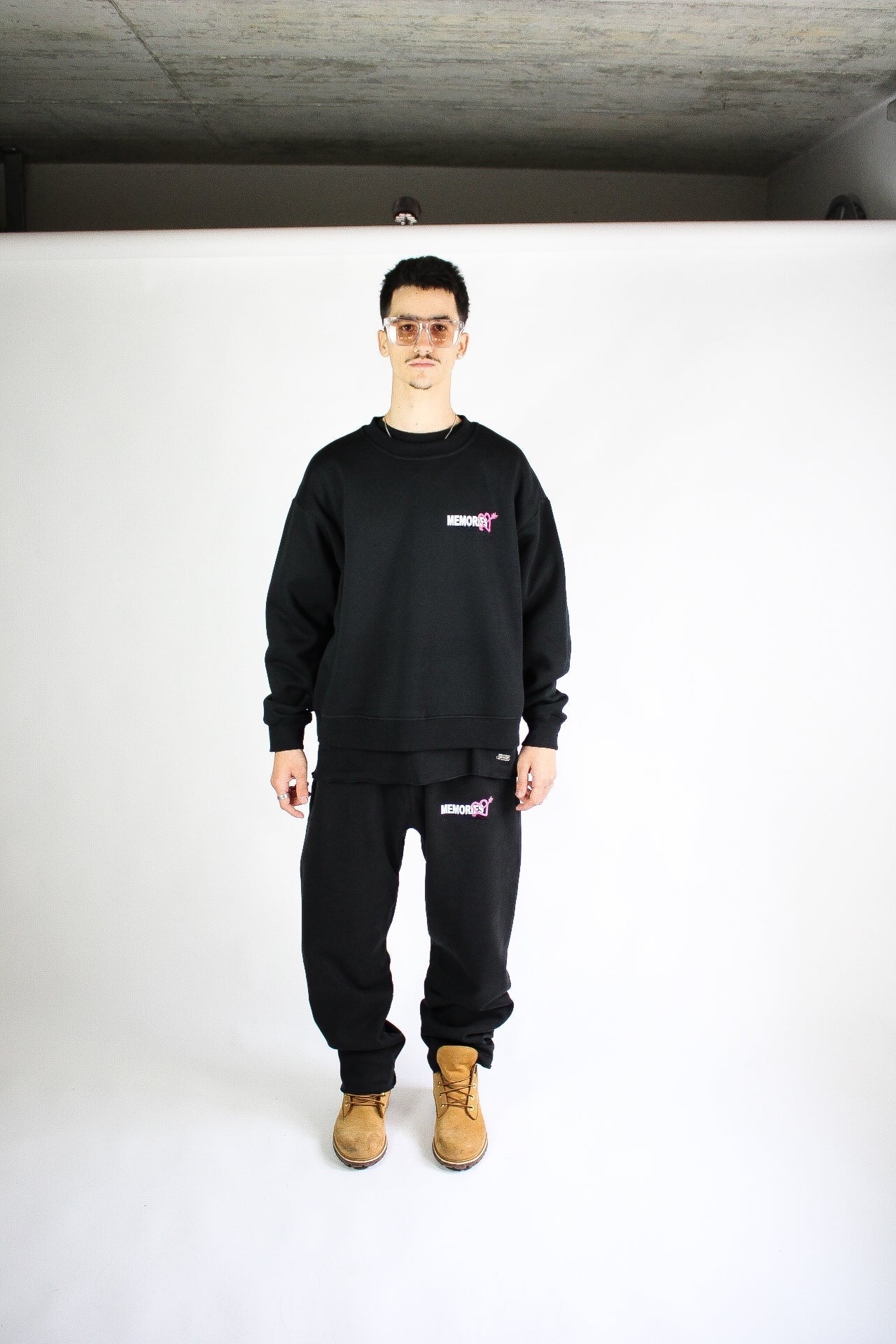 LATE NIGHT TALKS SWEATER - BLACK