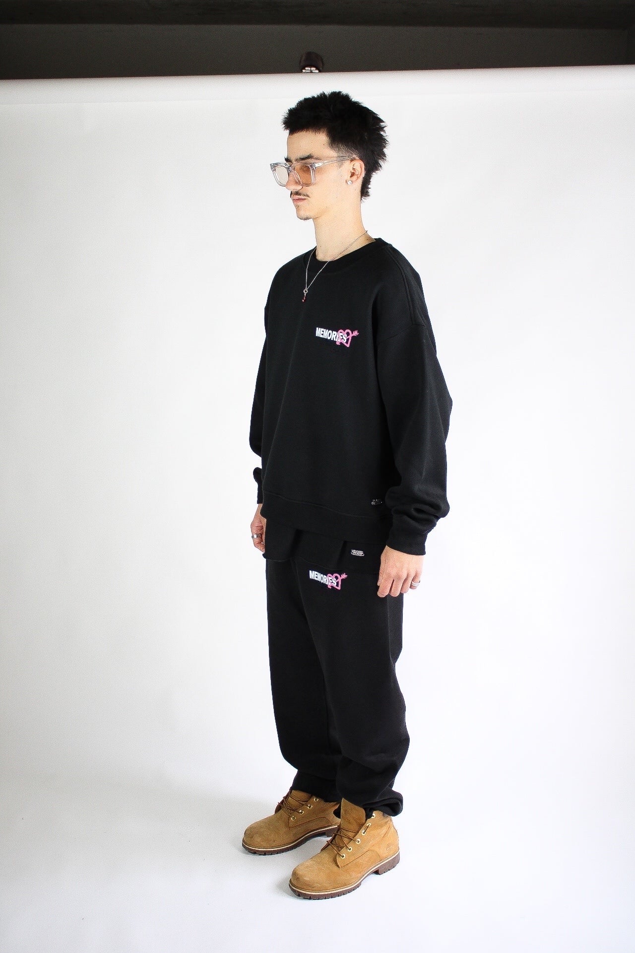 LATE NIGHT TALKS SWEATER - BLACK
