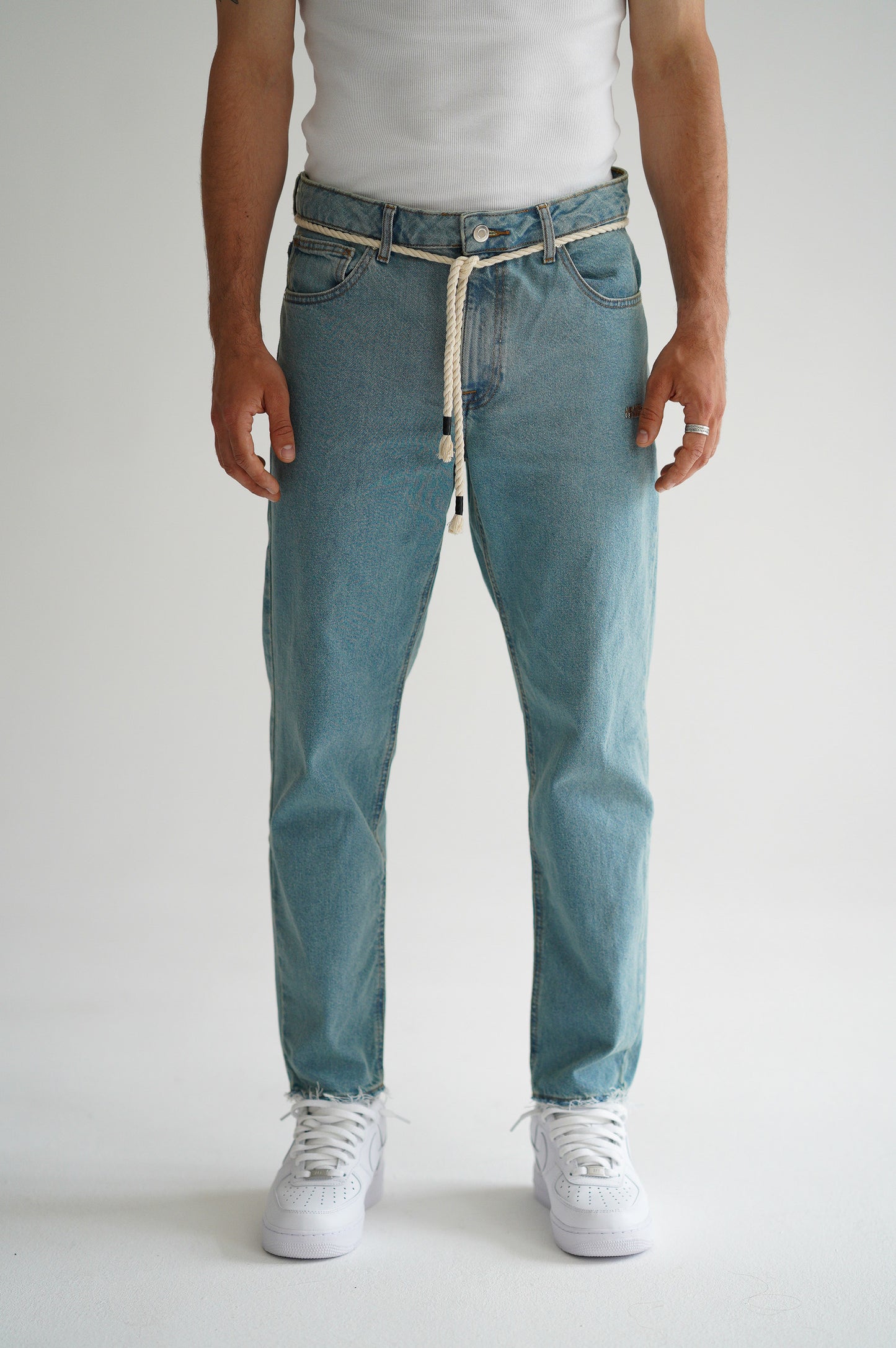 90'S ESSENTIALS JEANS