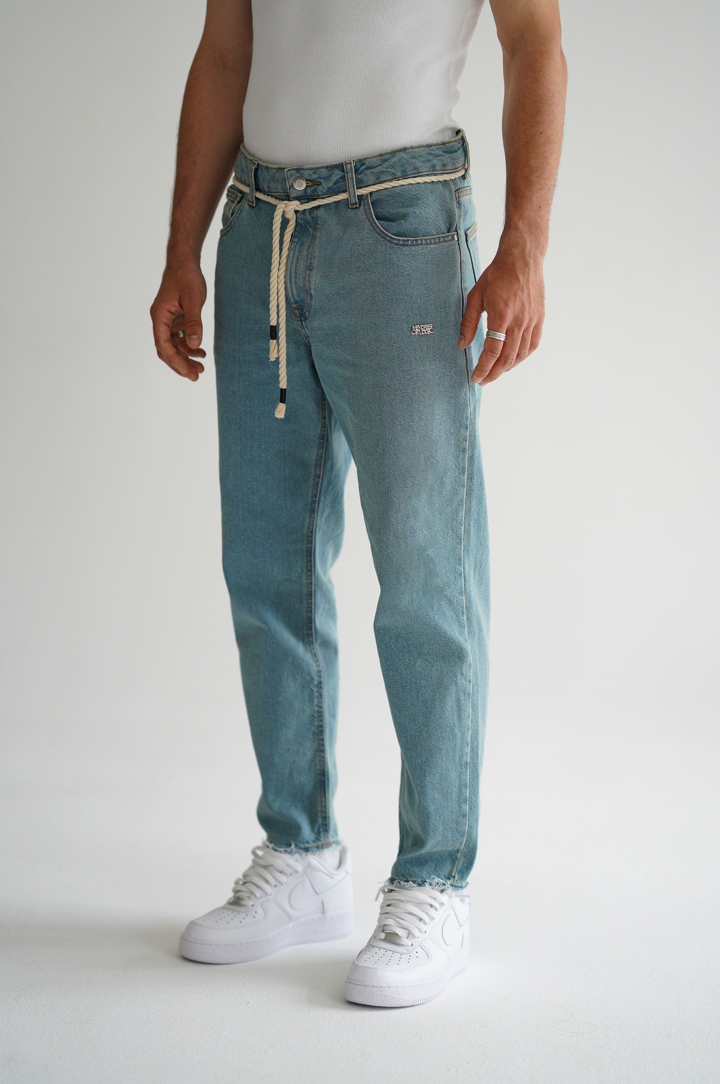 90'S ESSENTIALS JEANS