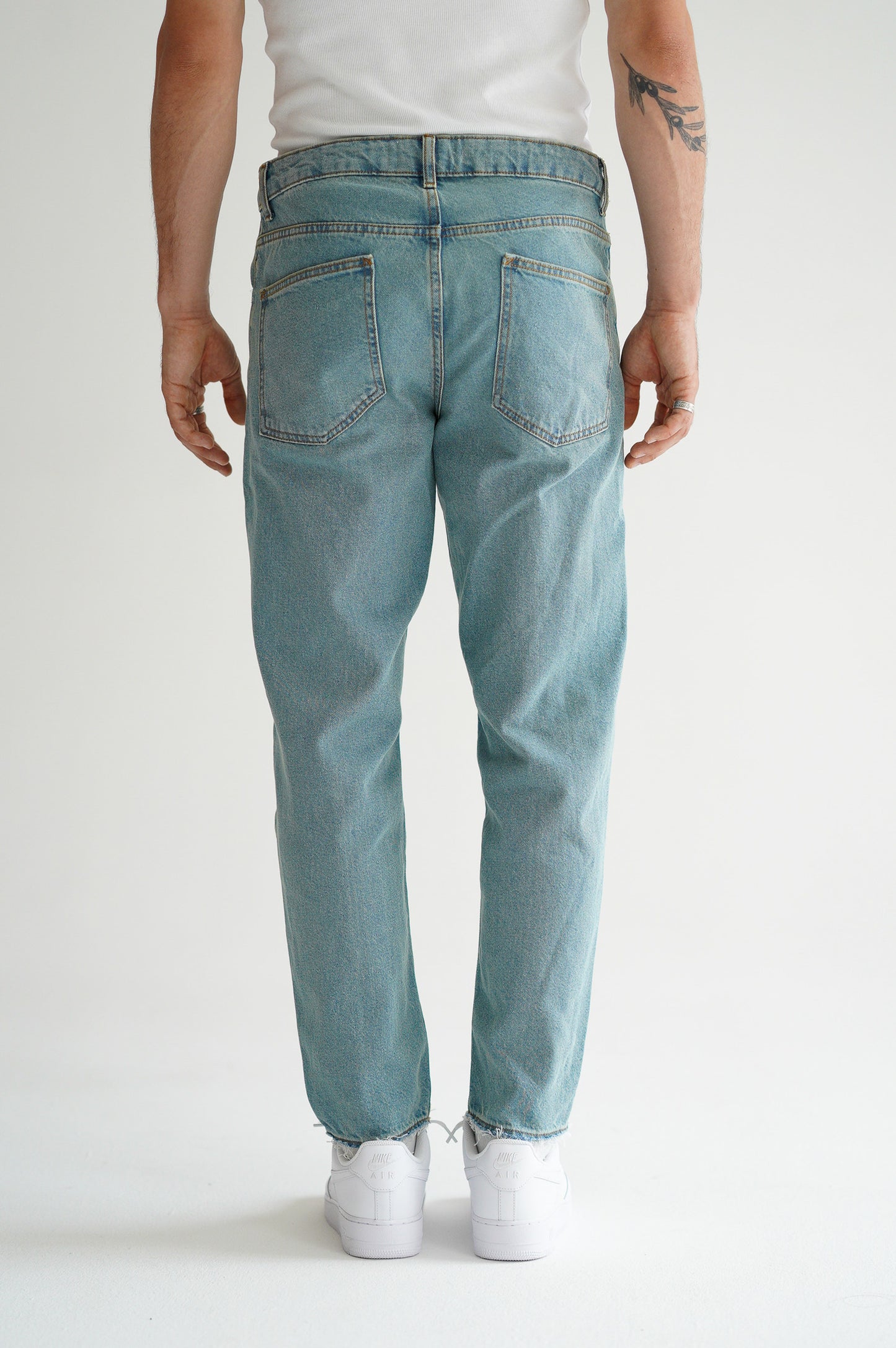 90'S ESSENTIALS JEANS