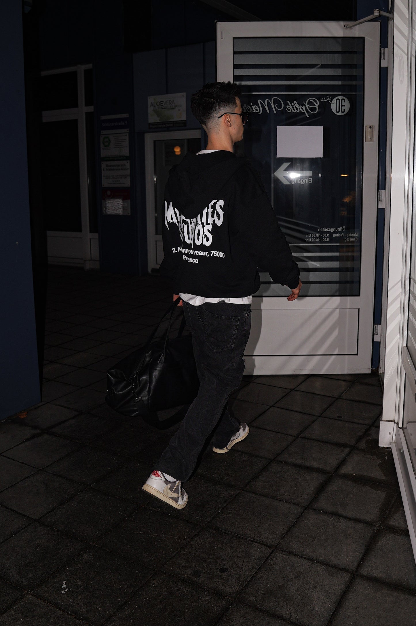 BREAKFAST IN PARIS HOODIE - BLACK