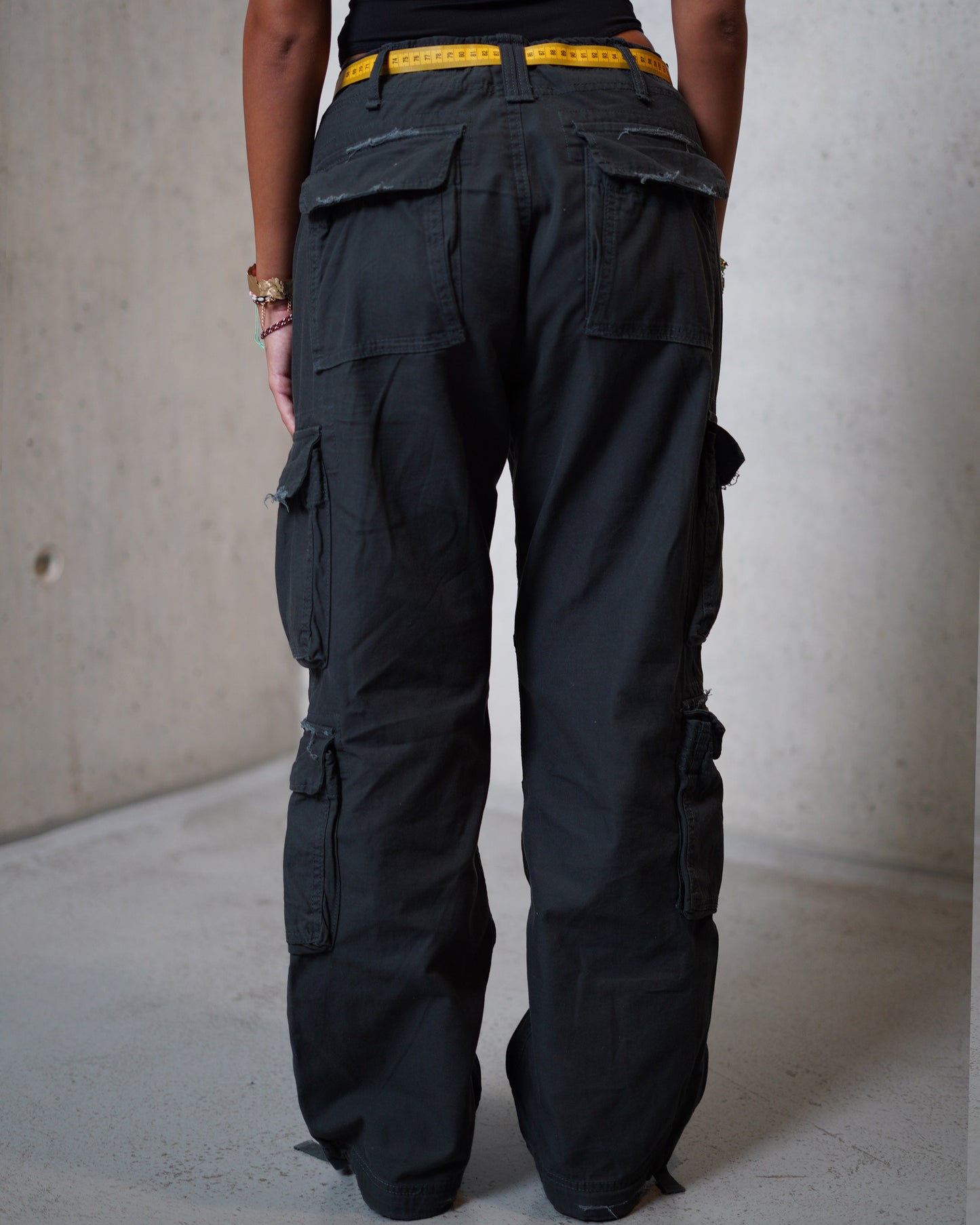 HANDMADE RIPPED CARGO - GREY
