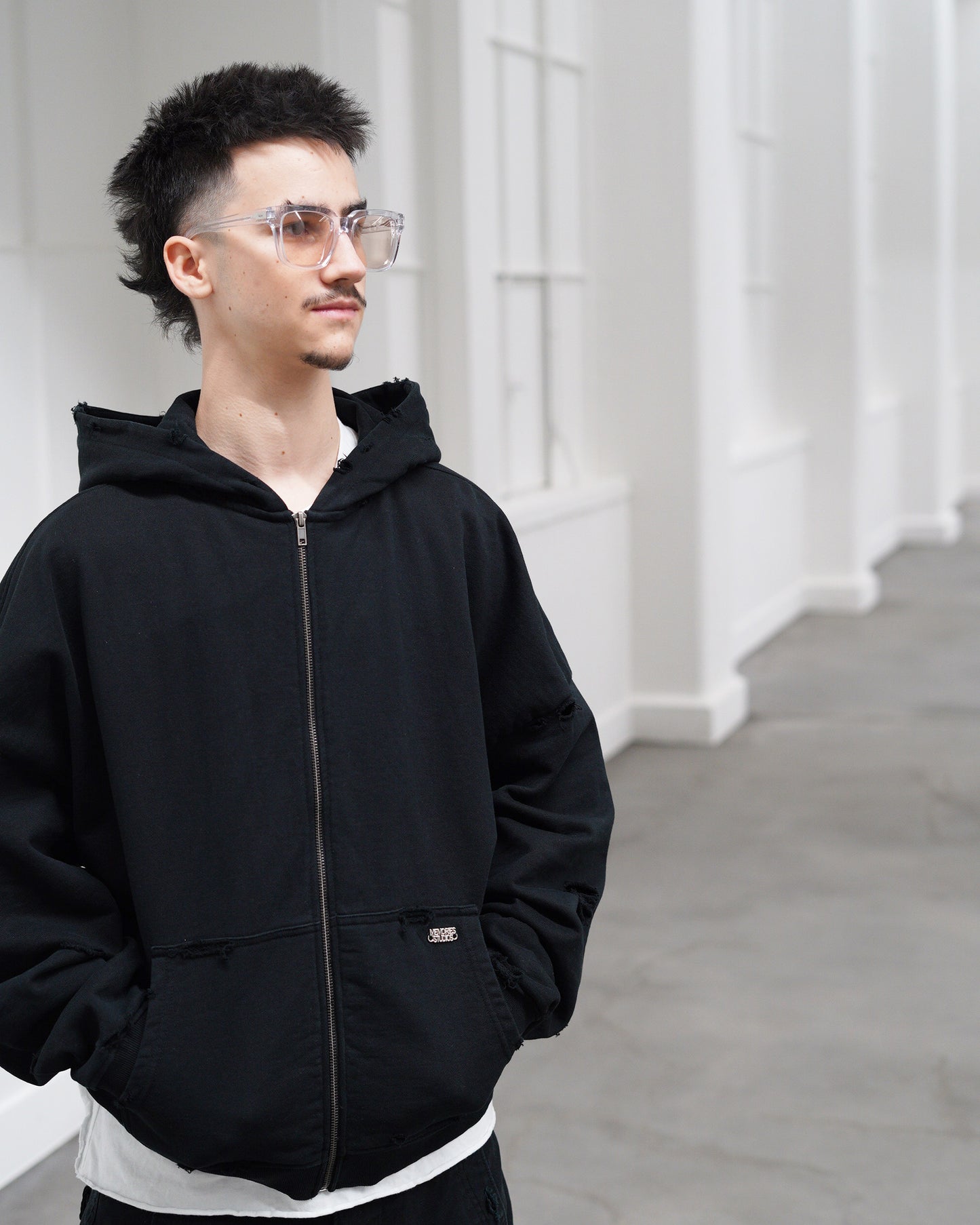 90'S DESTROYED ZIP - BLACK