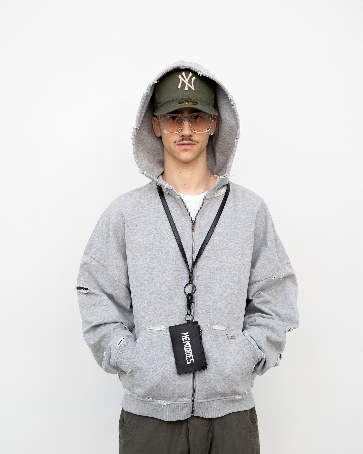 90'S DESTROYED ZIP - GREY